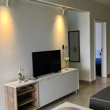 Sandstone Luxury 2 Bedroom Apartment With Lift And Common Pool Flic en Flac Exterior photo